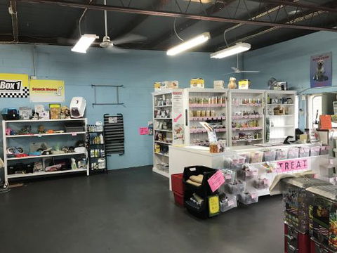 Bazza’s Pet Shack - Vets Newcastle 3